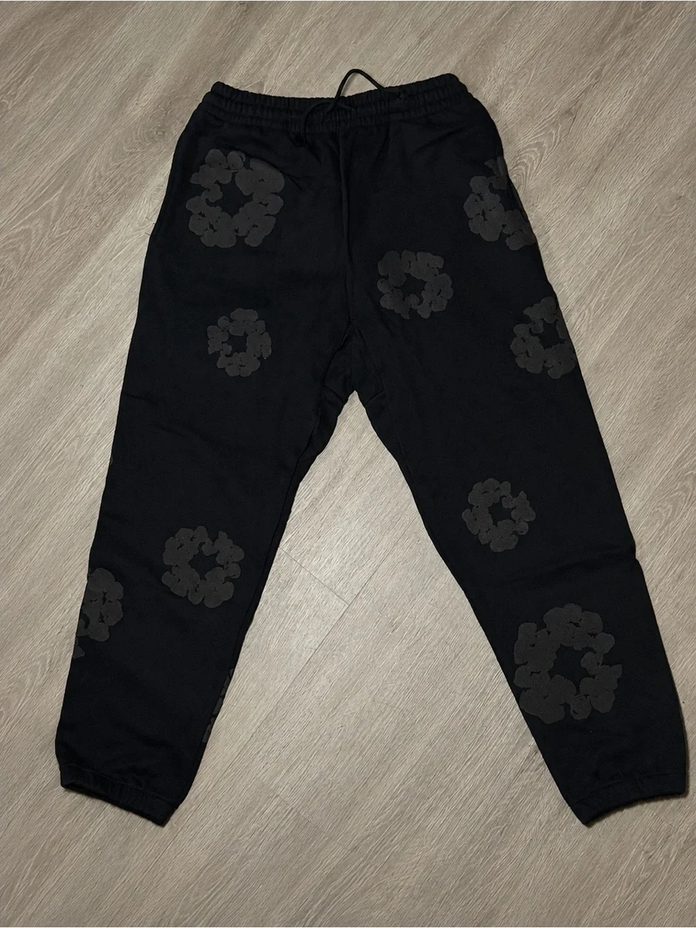 Black Floral Accent Men's Sweatpants